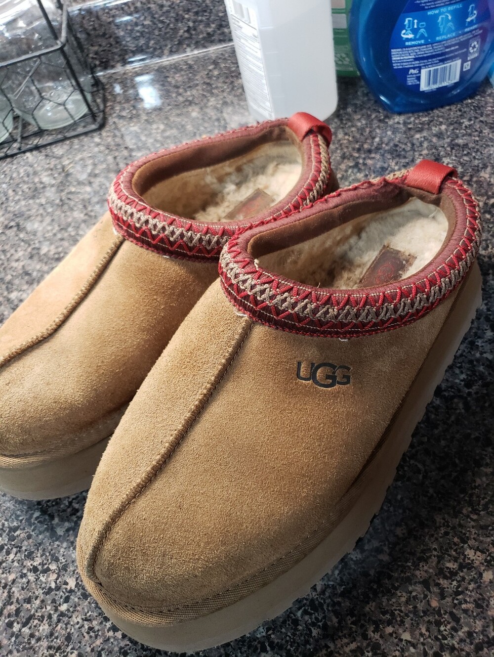 UGG Tazz Platform Slippers Chestnut Suede Red/brown Embroidered Trim Size 9